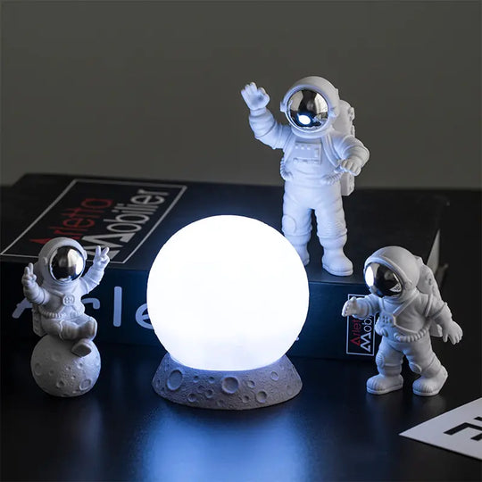 Astronaut and Moon Light Home Decor Set